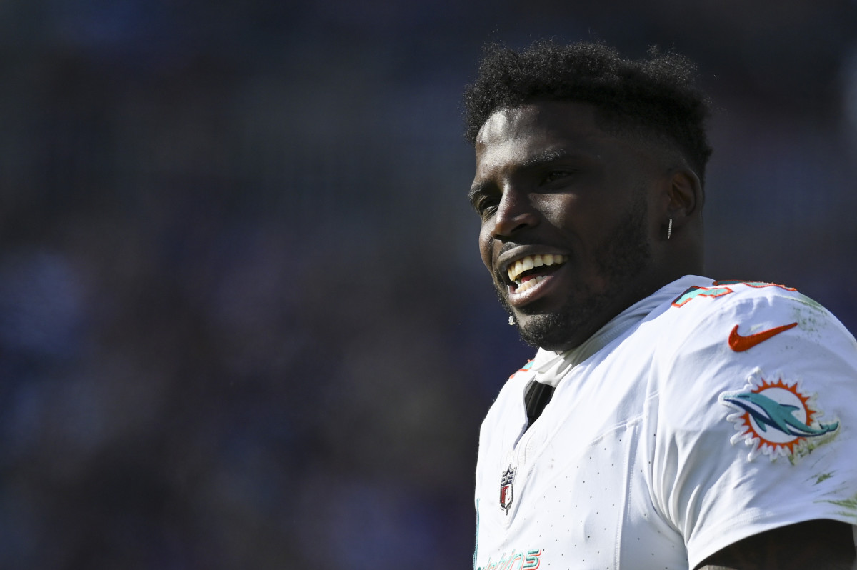 Tyreek Hill's petty feud with Noah Lyles takes a new turn as Dolphins star  again shines on the track