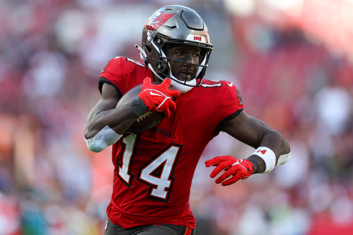 What a contract extension for Buccaneers WR Chris Godwin would look like