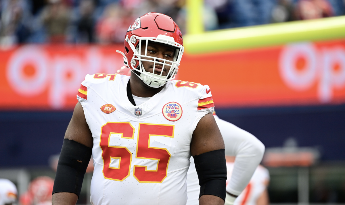 ESPN makes smart suggestion for the Chiefs and former Tennessee Vols OL ...