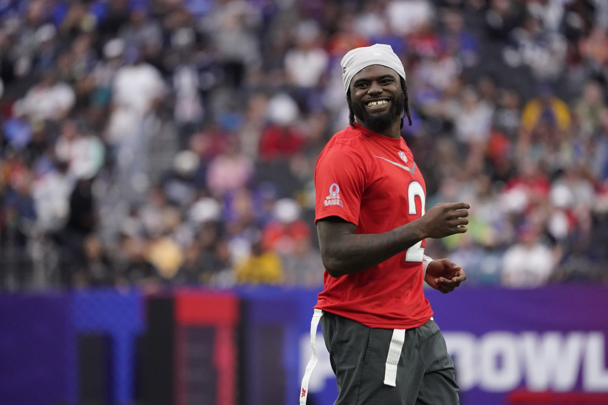 Dolphins snag former Pro Bowl QB from AFC rival to compete for the