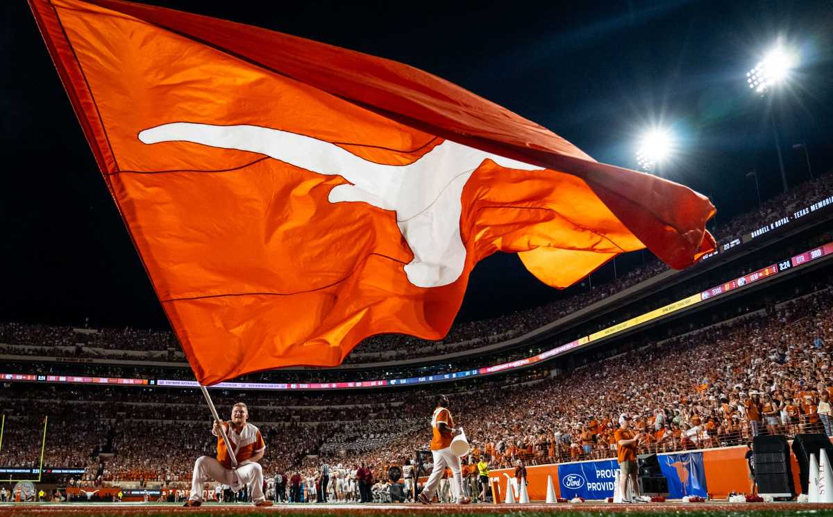 Texas fans set new donation records to Longhorn Foundation with $200  million in final year of Big 12