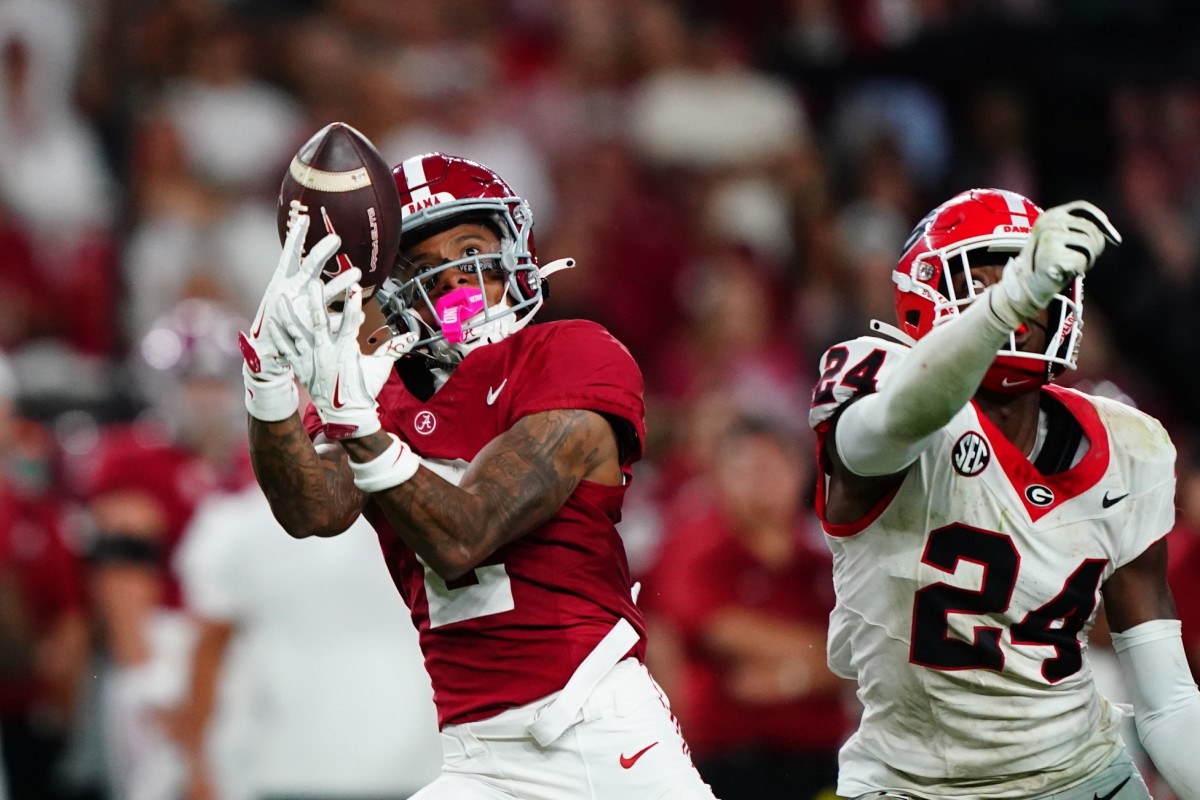 Alabama Crimson Tide vs Georgia Bulldogs Football Matchup 2025