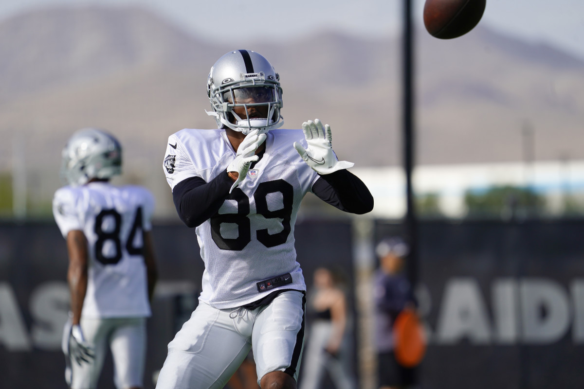 Raiders sign WR Isaiah Zuber