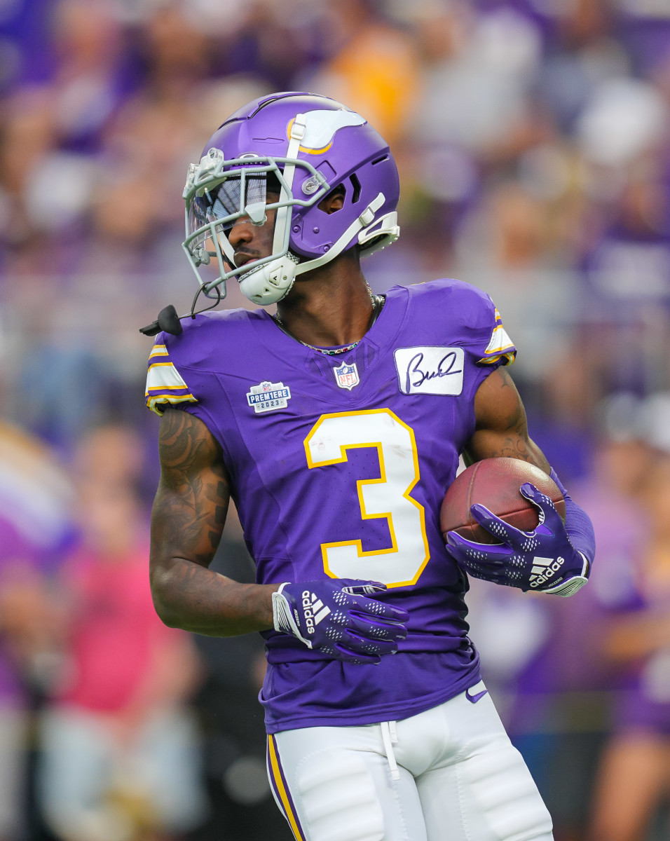 Addison scores TD as part of up-and-down debut for Vikings rookies