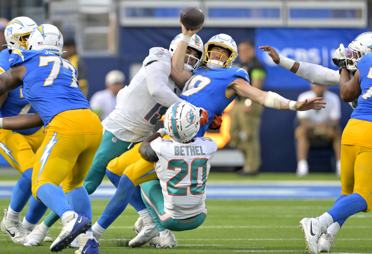 Los Angeles Chargers favored by 3 points against the Miami