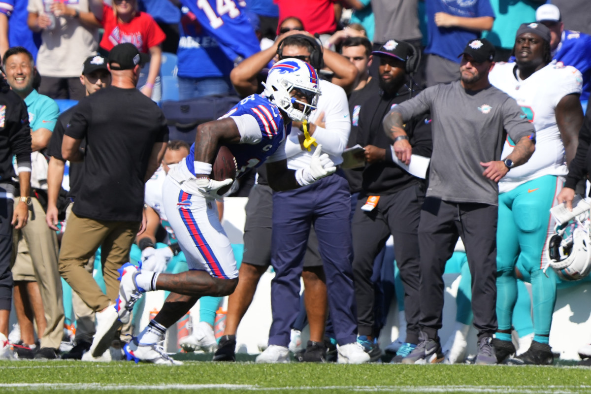 Stefon Diggs and Davante Adams face off in Buffalo