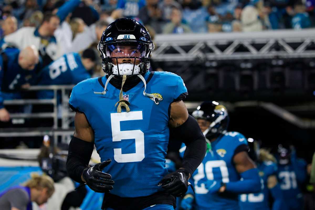 Jaguars vs. Chiefs: Andre Cisco lays huge hit on JuJu Smith-Schuster