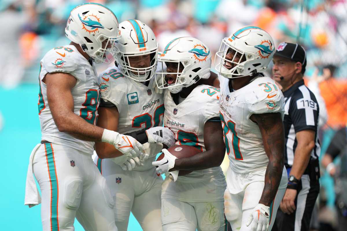 Report: Miami Dolphins running back could miss multiple weeks with sprained  MCL - Dolphin Nation