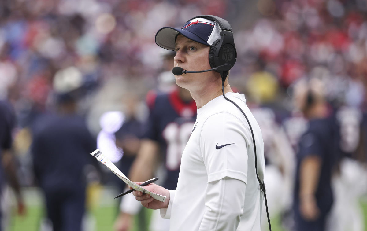 Houston Texans offensive coordinator Bobby Slowik head coach profile