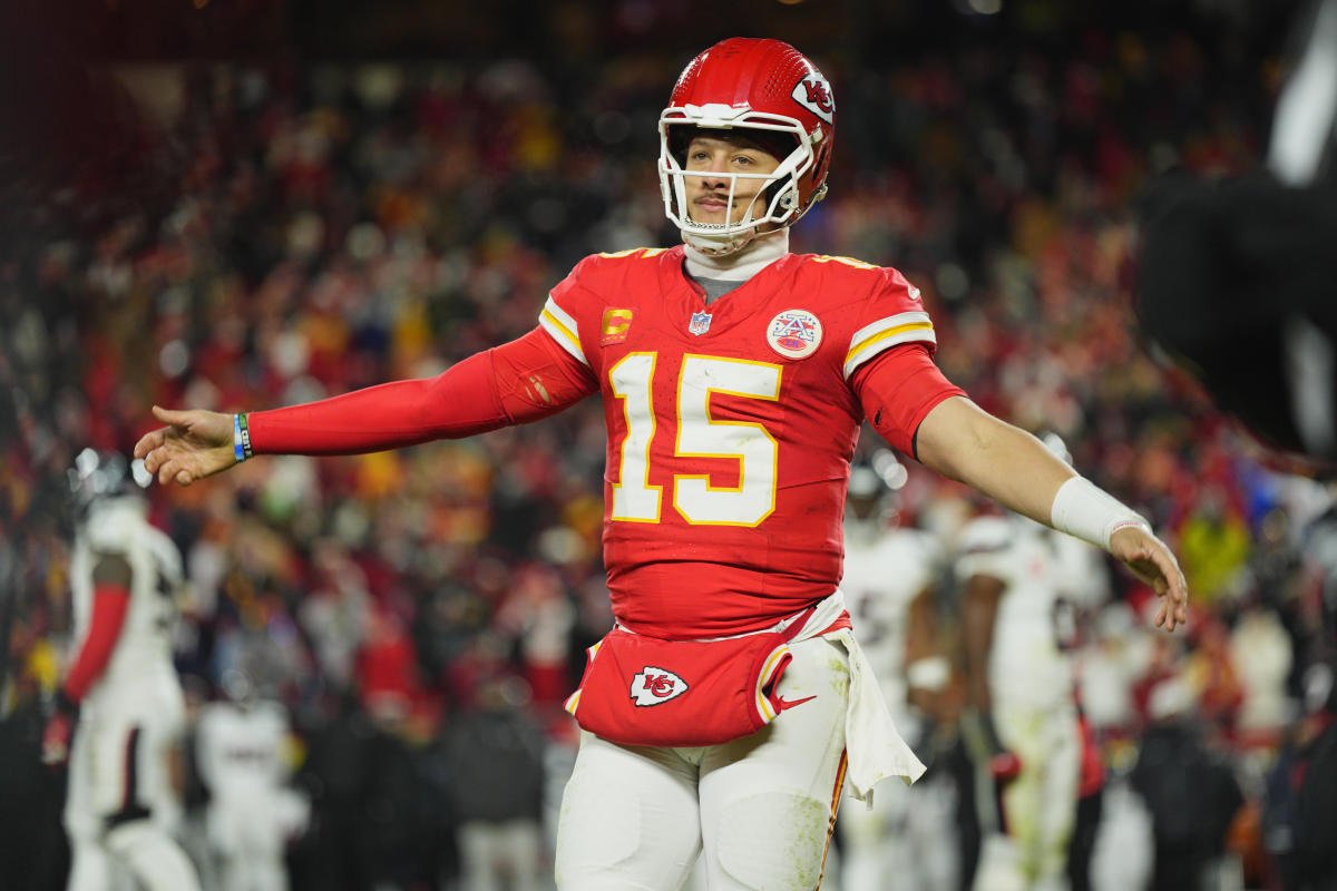 Patrick Mahomes found himself in the middle of an unbelievable situation when he saw a manager kick out a little boy for simply asking for leftovers. - maa