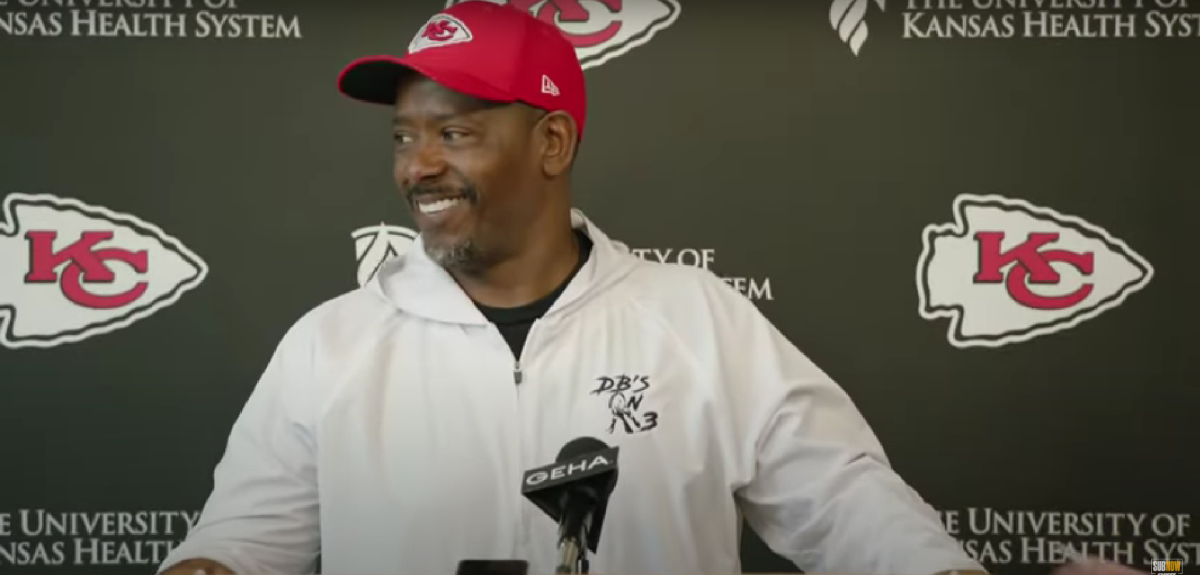 Chiefs defensive backs coach Dave Merritt