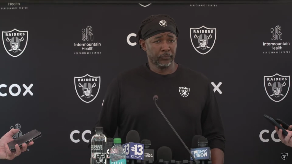 Las Vegas Raiders defensive players won't like how brutally honest Patrick  Graham was about the defense