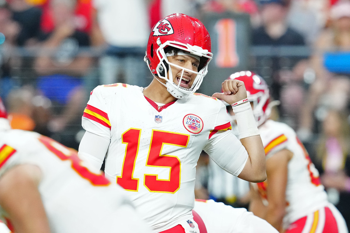 Chiefs QB Patrick Mahomes lands on injury report for the first time during  2024 NFL season