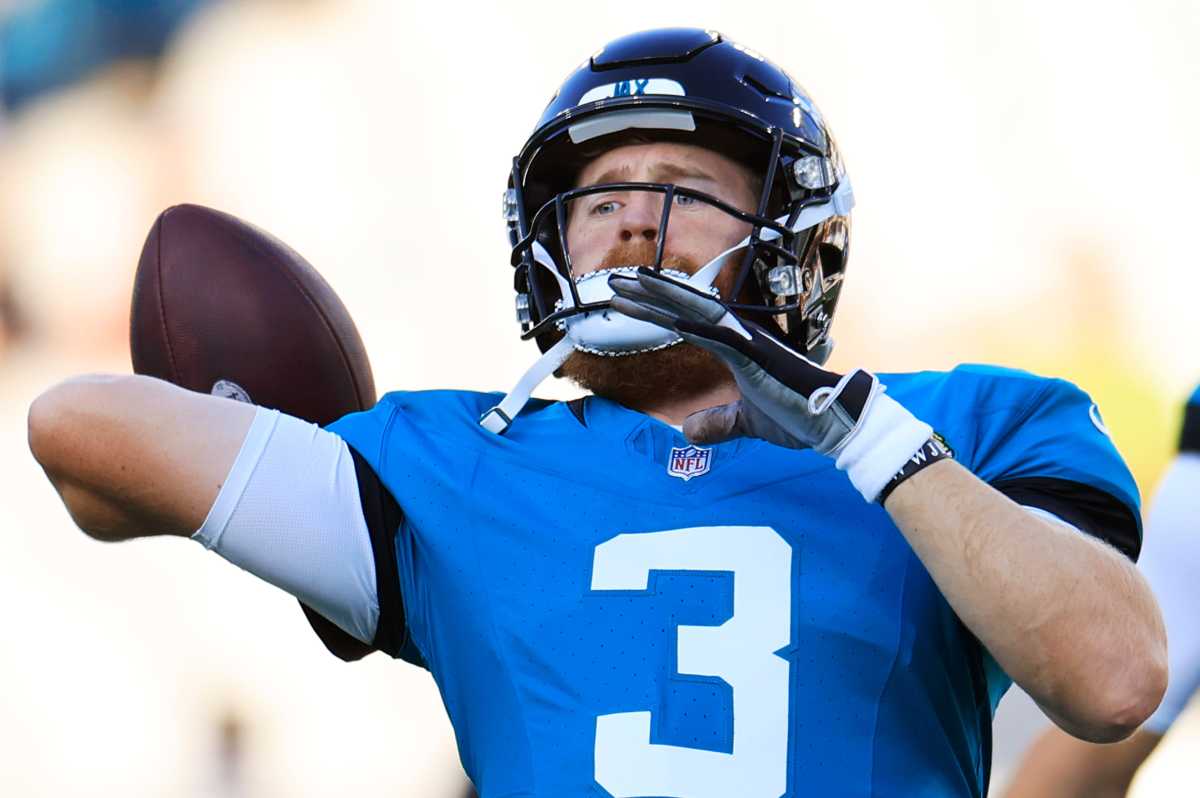 Jacksonville Jaguars quarterback C.J. Beathard (3) warms up before a preseason NFL football game Saturday, Aug. 17, 2024 at EverBank Stadium in Jacksonville, Fla.