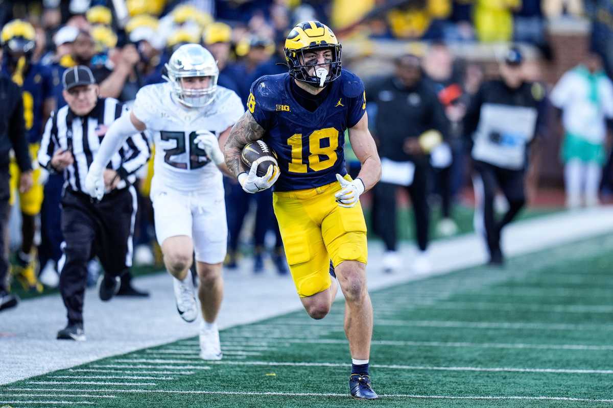 Michigan's Colston Loveland is the best tight end in the country and it ...