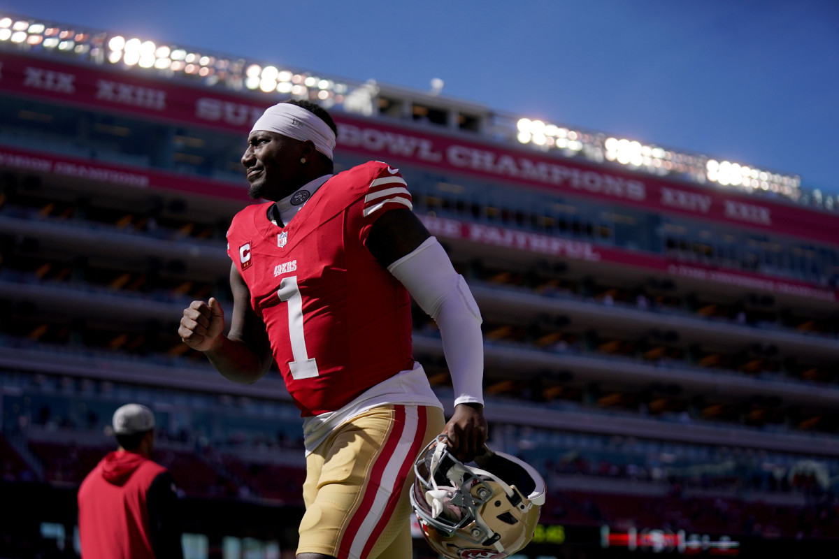 Oct 20, 2024; Santa Clara, California, USA; San Francisco 49ers wide receiver Deebo Samuel Sr. (1) jogs towards the locker room before the start of the game against the Kansas City Chiefs at Levi's Stadium.