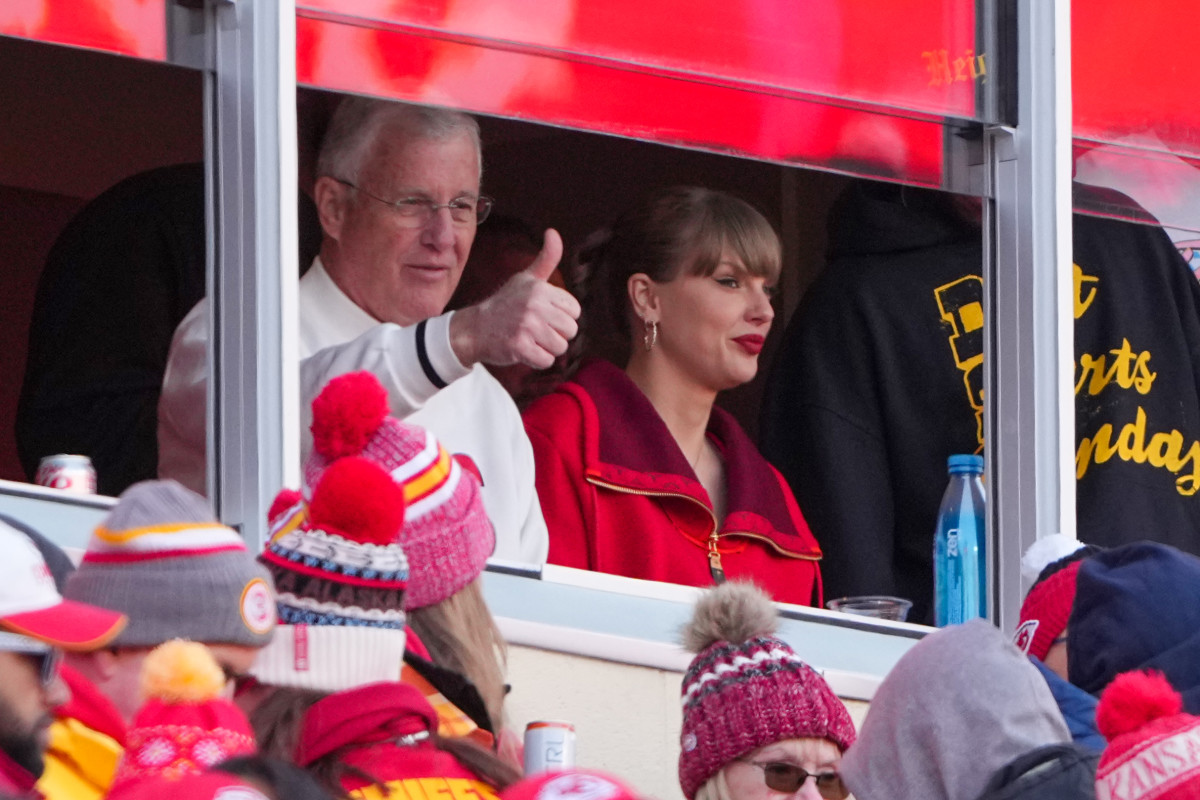 Nov 29, 2024; Kansas City, Missouri, USA; Pop star Taylor Swift watches the game with her father Scott against the Las Vegas Raiders during the first half at GEHA Field at Arrowhead Stadium.