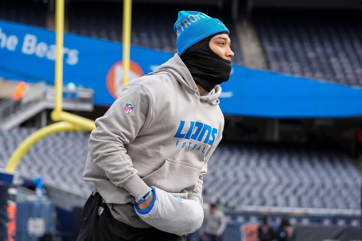 Detroit Lions wide receiver Amon-Ra St. Brown (14) takes the field for warm up before the game between Chicago Bears and Detroit Lions at Soldier Field in Chicago, Ill. on Sunday, Dec. 22, 2024.