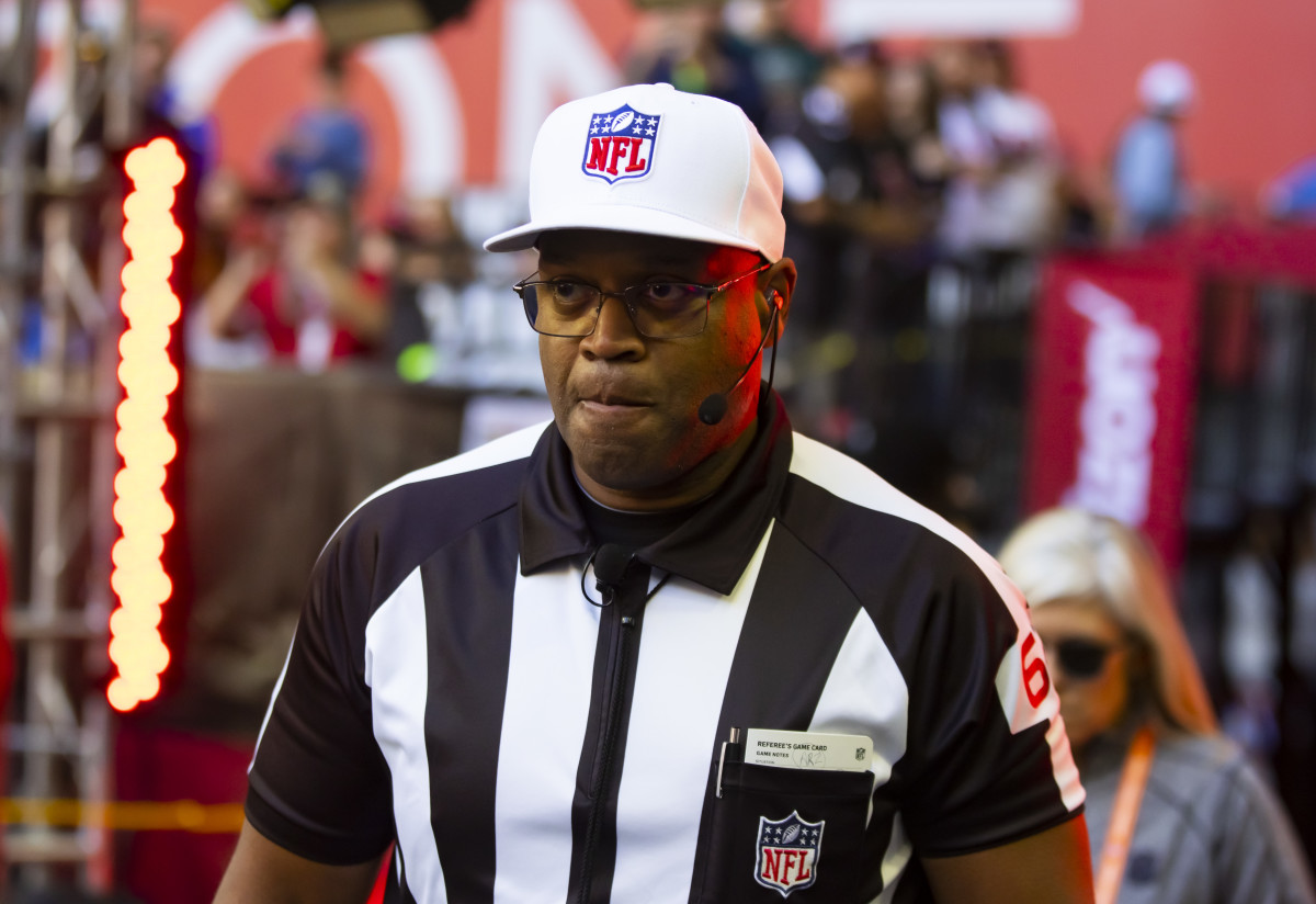 NFL referee Ron Torbert during the Arizona Cardinals game against the Los Angeles Chargers at State Farm Stadium.