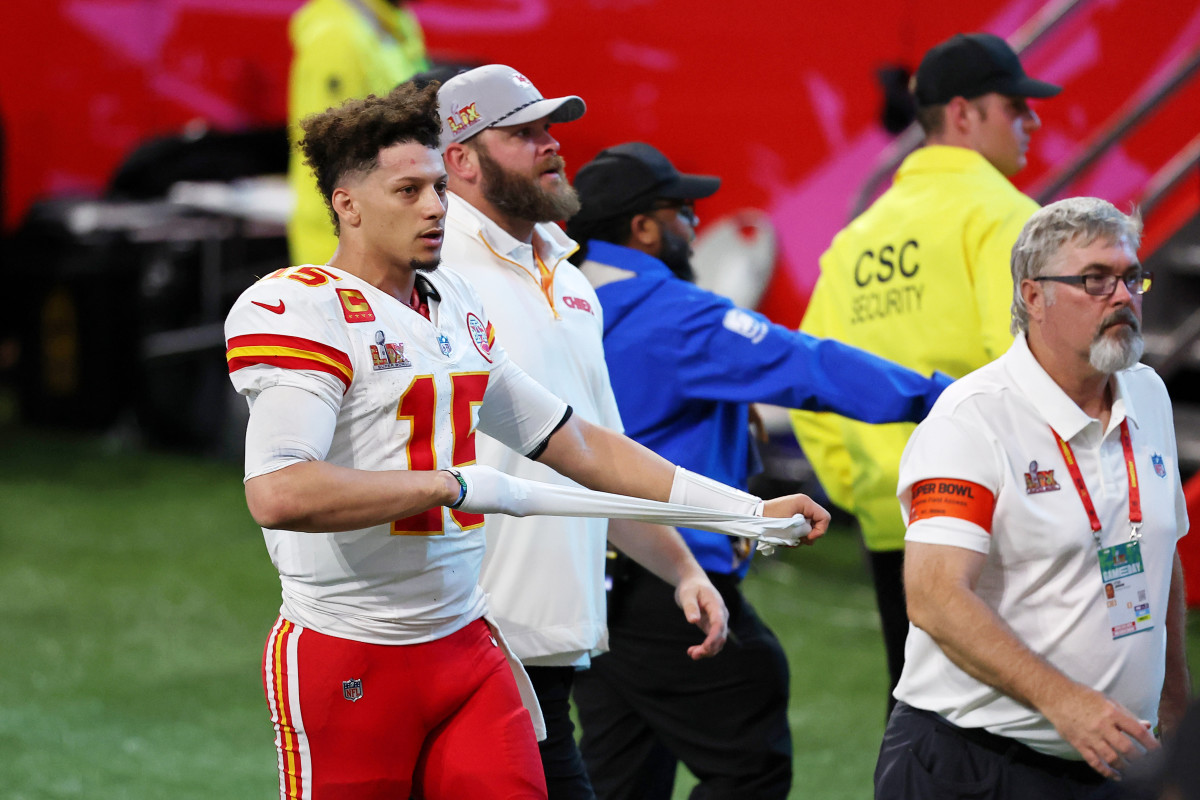 Kansas City Chiefs quarterback Patrick Mahomes admits what many are  thinking after brutal SB LIX loss to Eagles