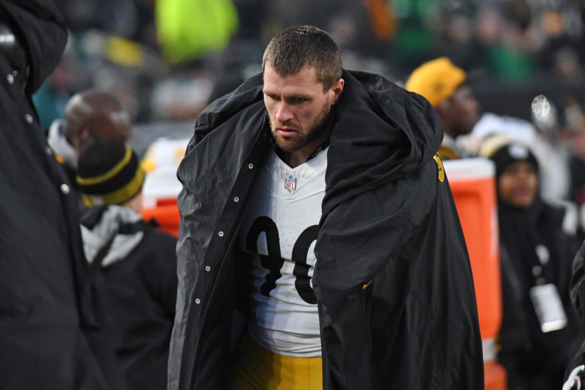 Dec 15, 2024; Philadelphia, Pennsylvania, USA; Pittsburgh Steelers linebacker T.J. Watt (90) on the sidelines against the Philadelphia Eagles at Lincoln Financial Field.