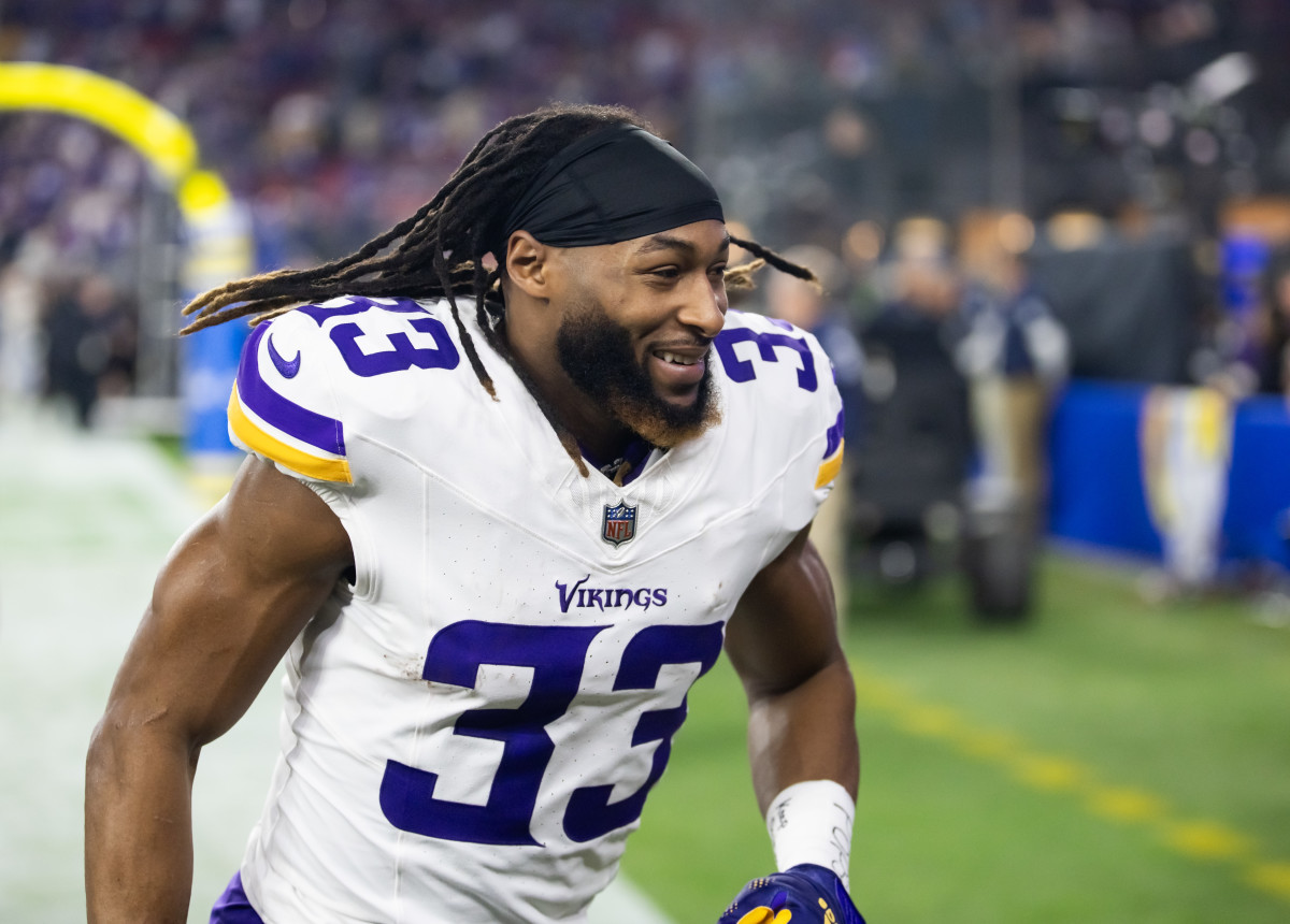 Vikings re-signing of Aaron Jones sends firm message about who Kwesi  Adofo-Mensah is as a general manager