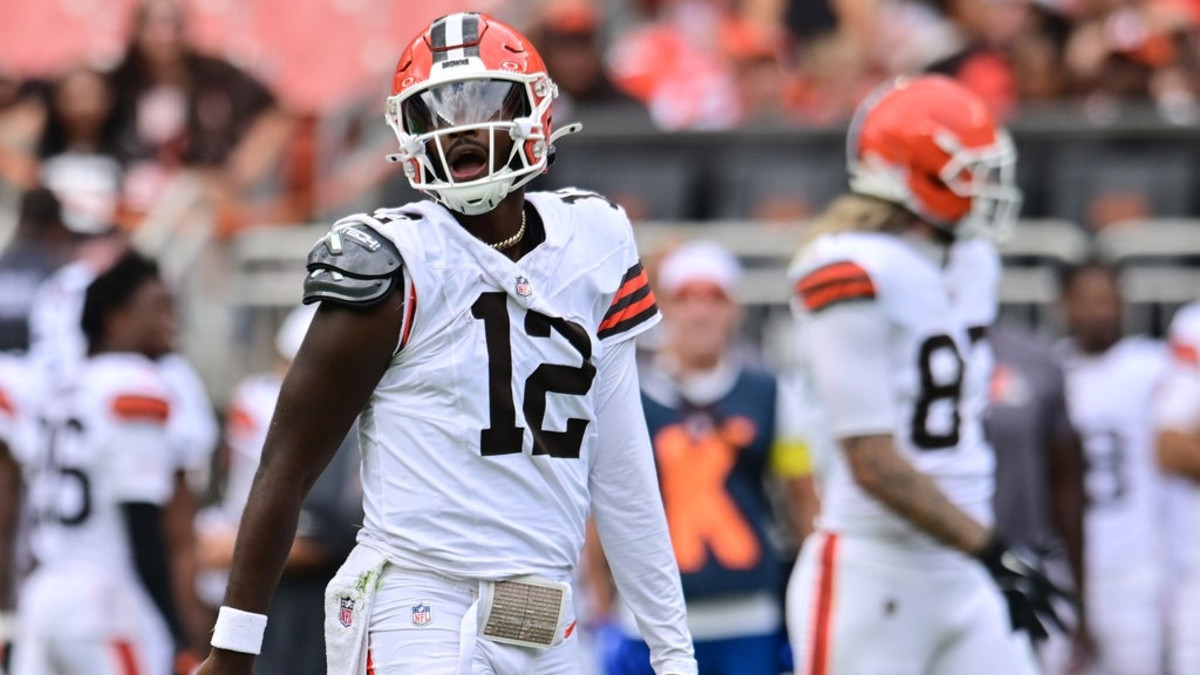 Former NFL Pro Bowl quarterback raises fair question with the Browns after their decision that had Shedeur Sanders visibly bothered - A to Z Sports