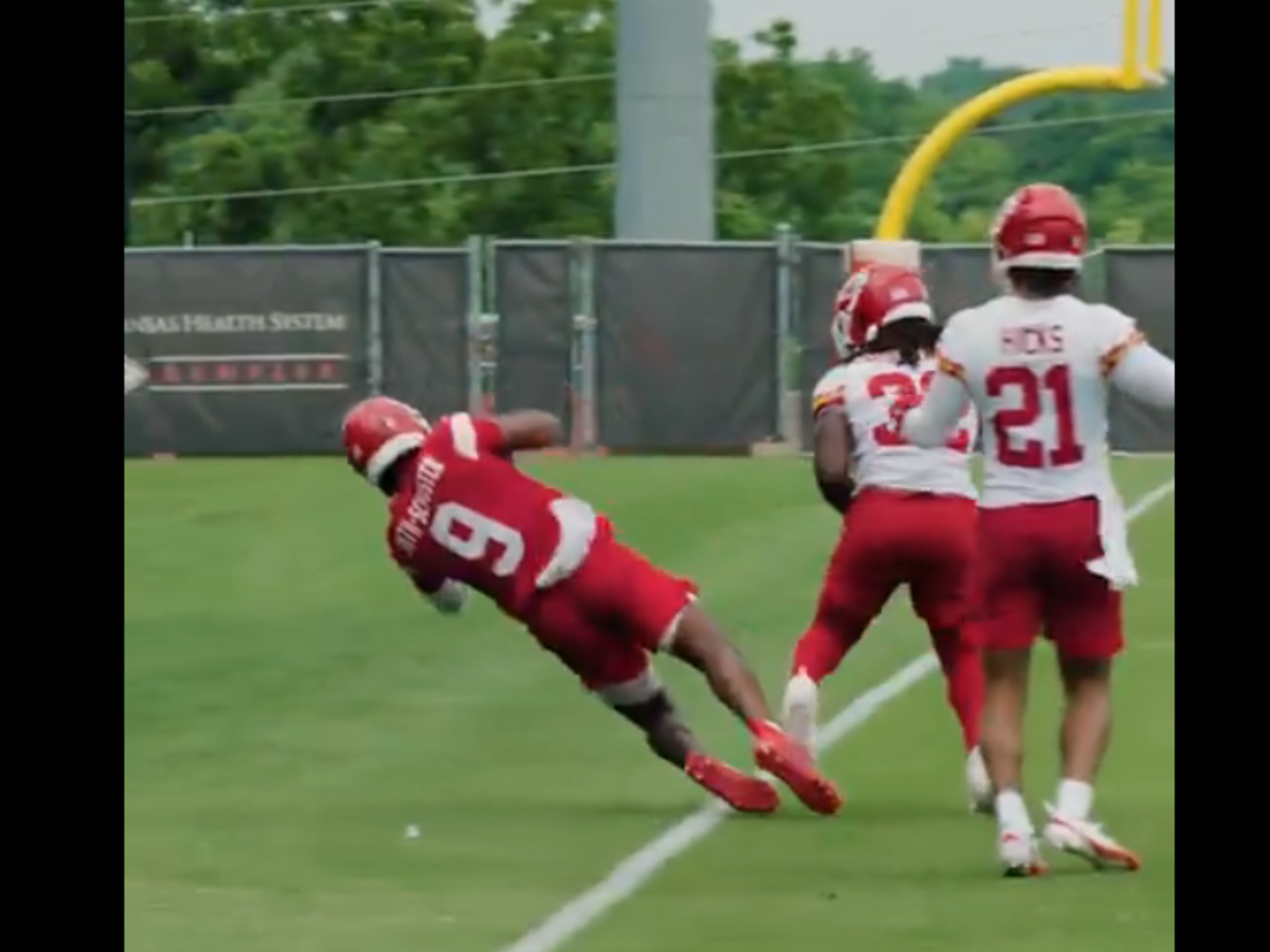 Kansas City Chiefs Mandatory Minicamp Day 1 Takeaways: Vets, rookies, and  retreads proving themselves as competition intensifies - A to Z Sports