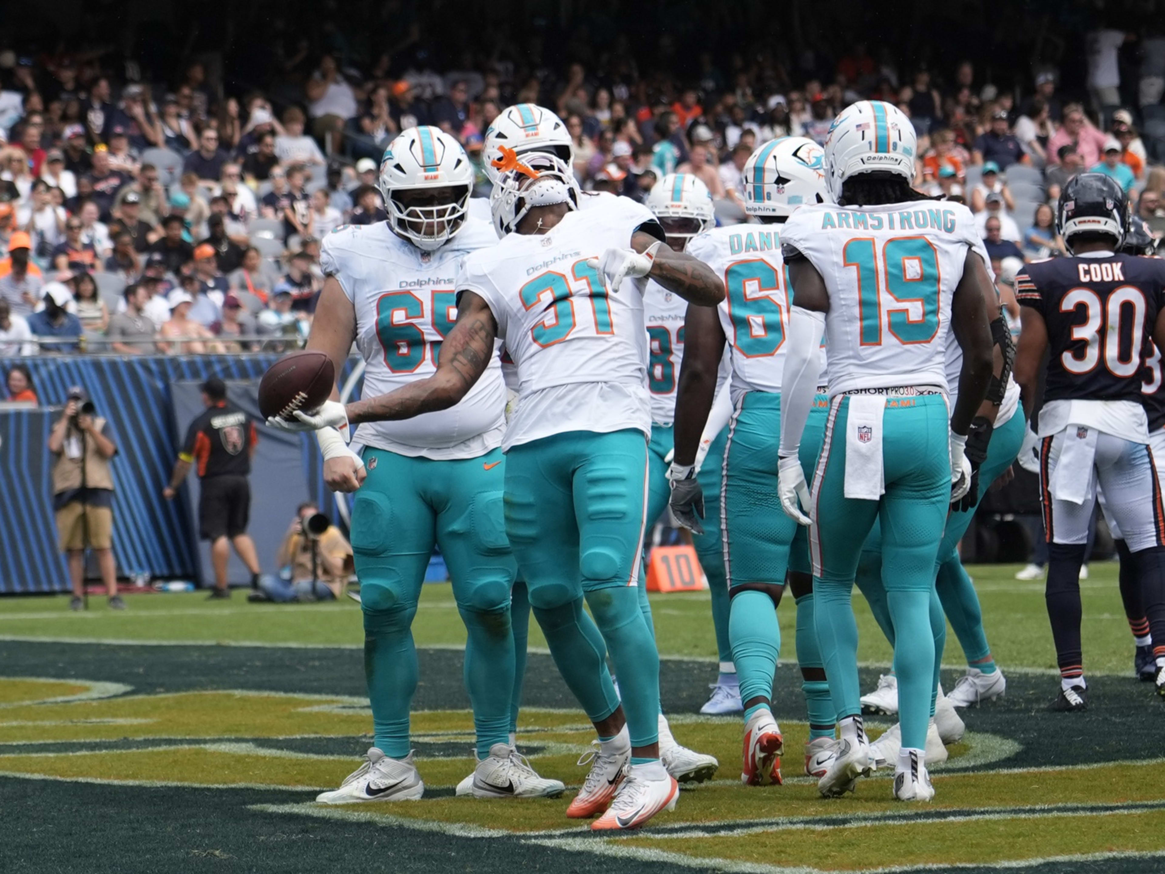 Miami’s Rookie Sensation: Ollie Gordon II’s NFL Debut Leaves Dolphins Fans Buzzing
