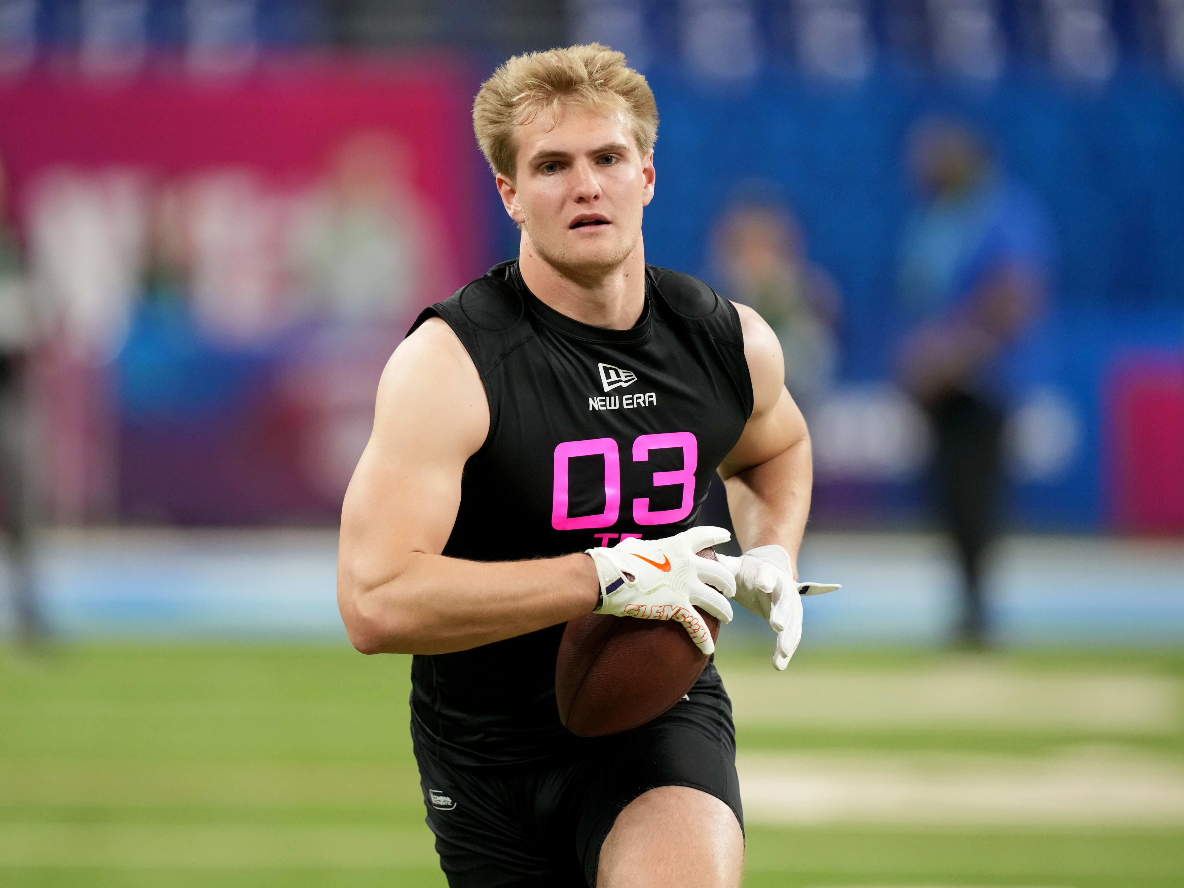 Clemson tight end Jake Briningstool (TE03) participates in drills during the 2025 NFL Combine at Lucas Oil Stadium.