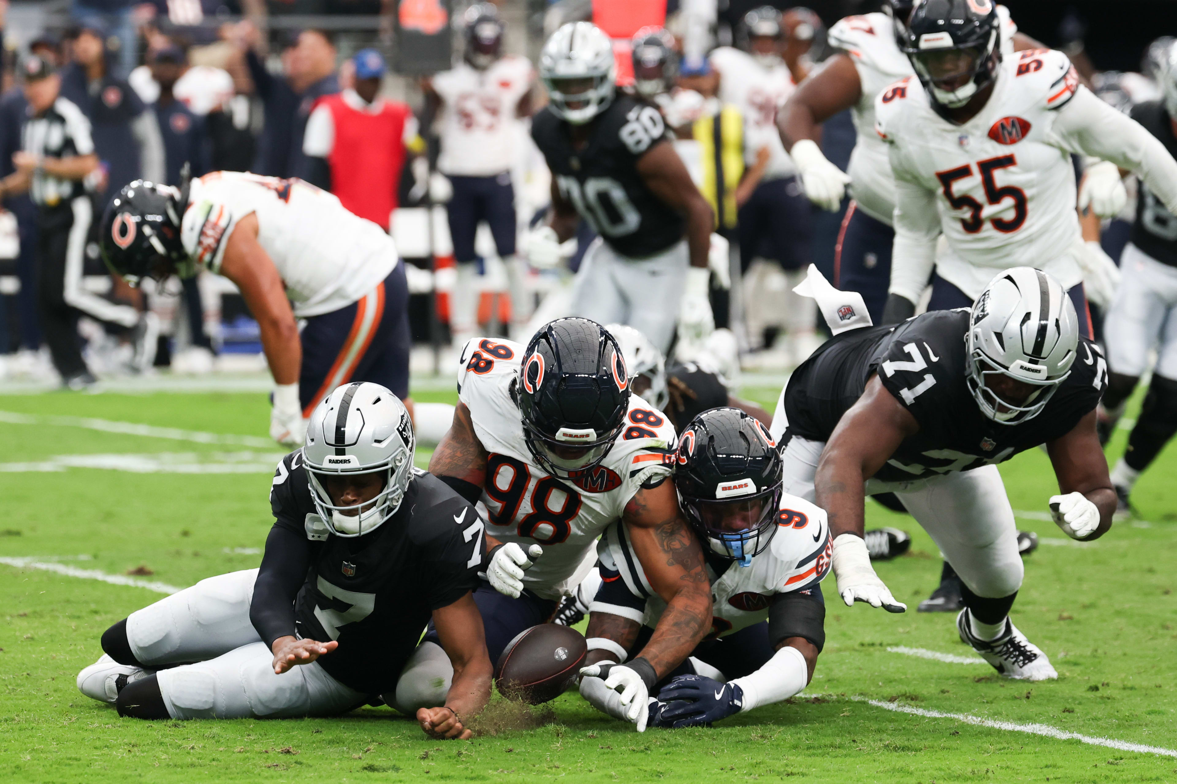Las Vegas Raiders QB Geno Smith has a come-to-Jesus meeting regarding what happened in Week 4 against the Bears - A to Z Sports