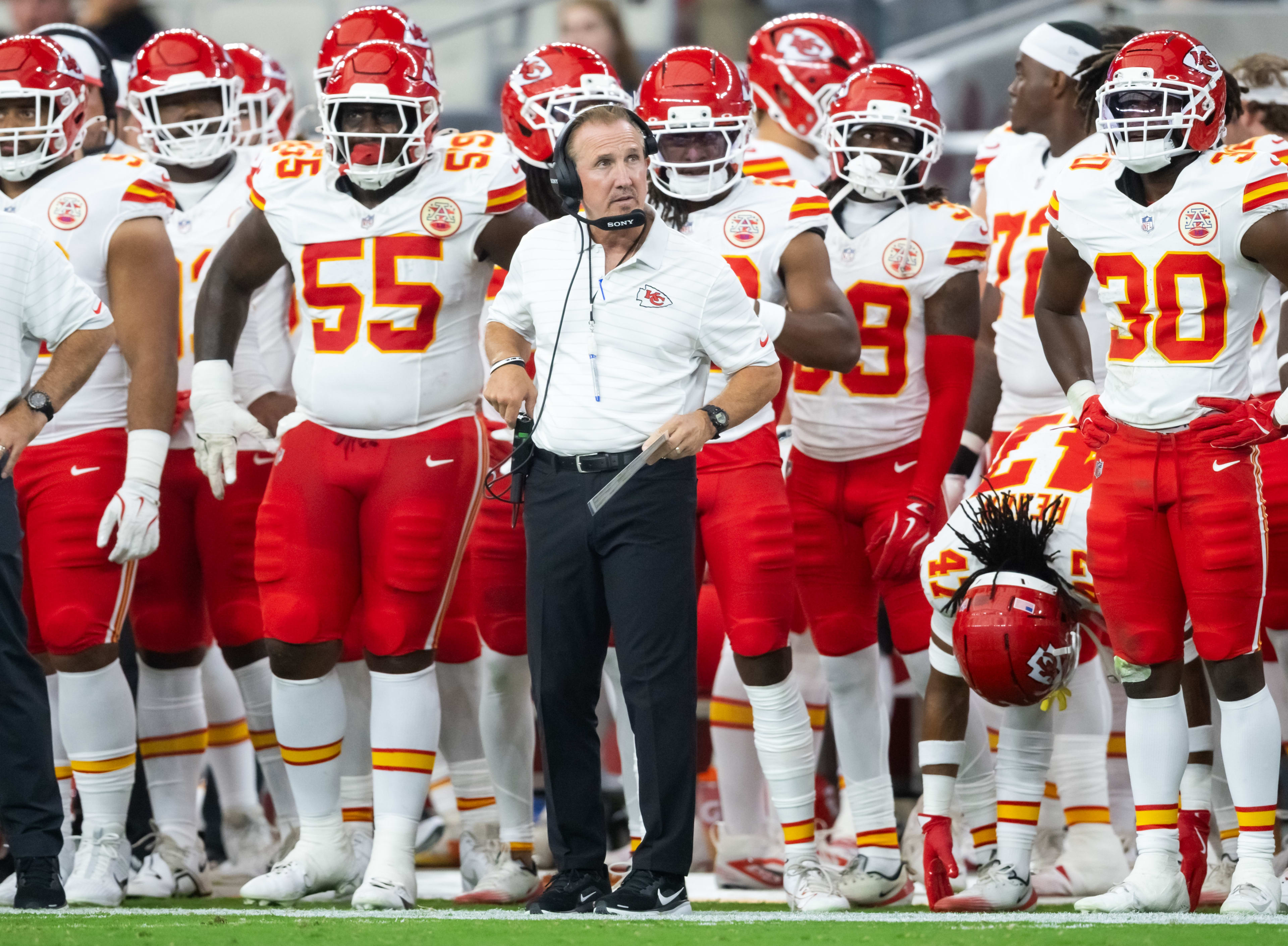 rr Aug 9, 2025; Glendale, Arizona, USA; Kansas City Chiefs defensive coordinator Steve Spagnuolo against the Arizona Cardinals during a preseason NFL game at State Farm Stadium. - Top News