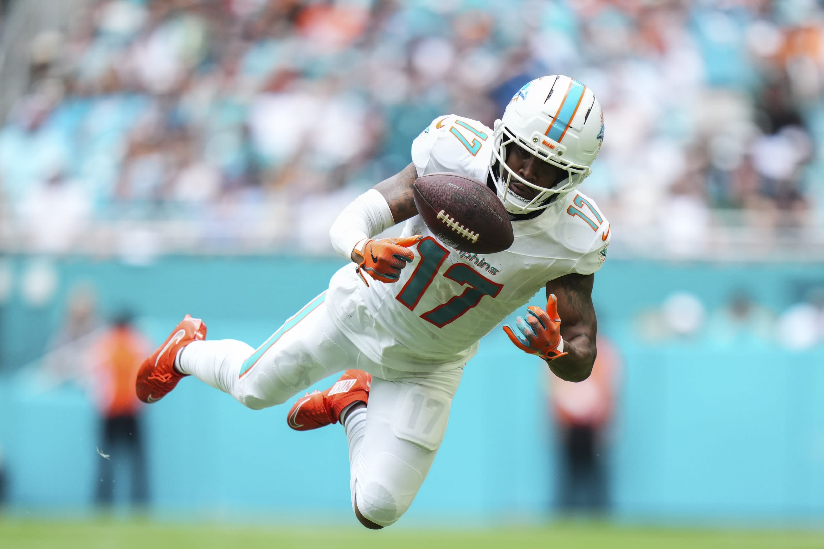 Jaylen Waddle's ranking among NFL pass catchers as the Dolphins' renewed  WR1 without Tyreek Hill may surprise you - A to Z Sports