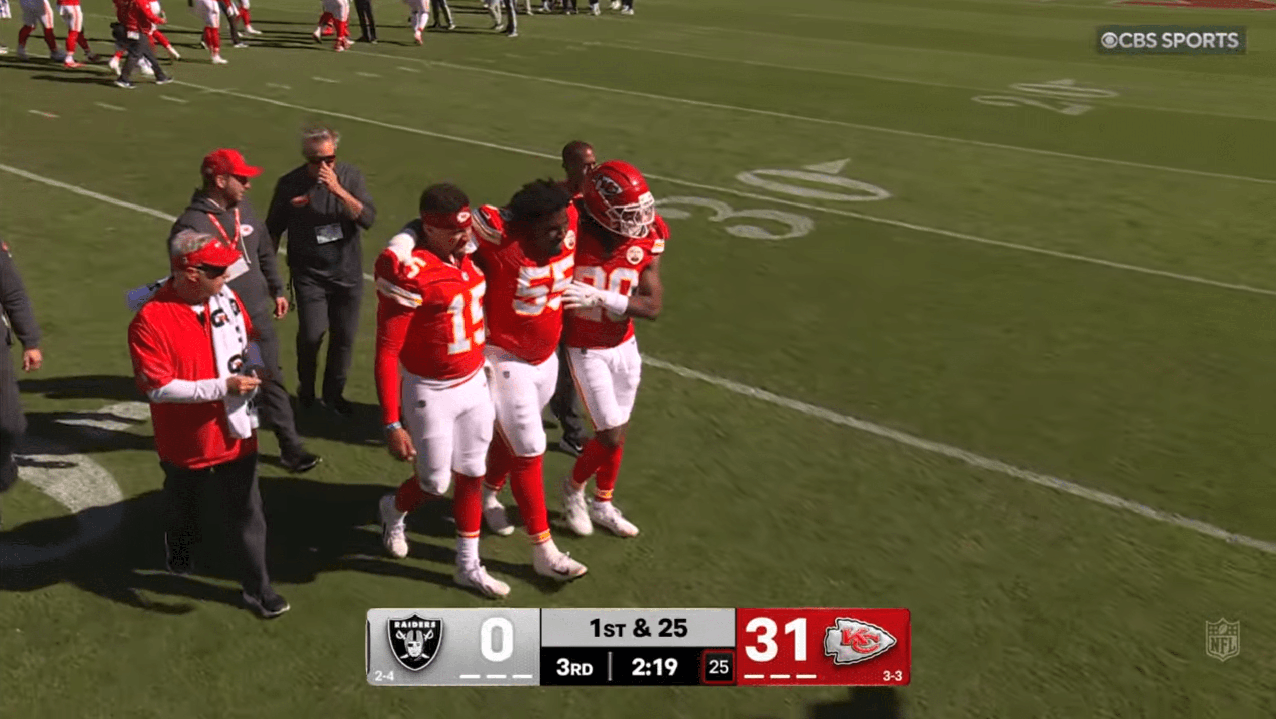 Chiefs DT Omarr Norman-Lott helped off field by QB Patrick Mahomes after apparent knee injury, and a dirty play from the Raiders - A to Z Sports