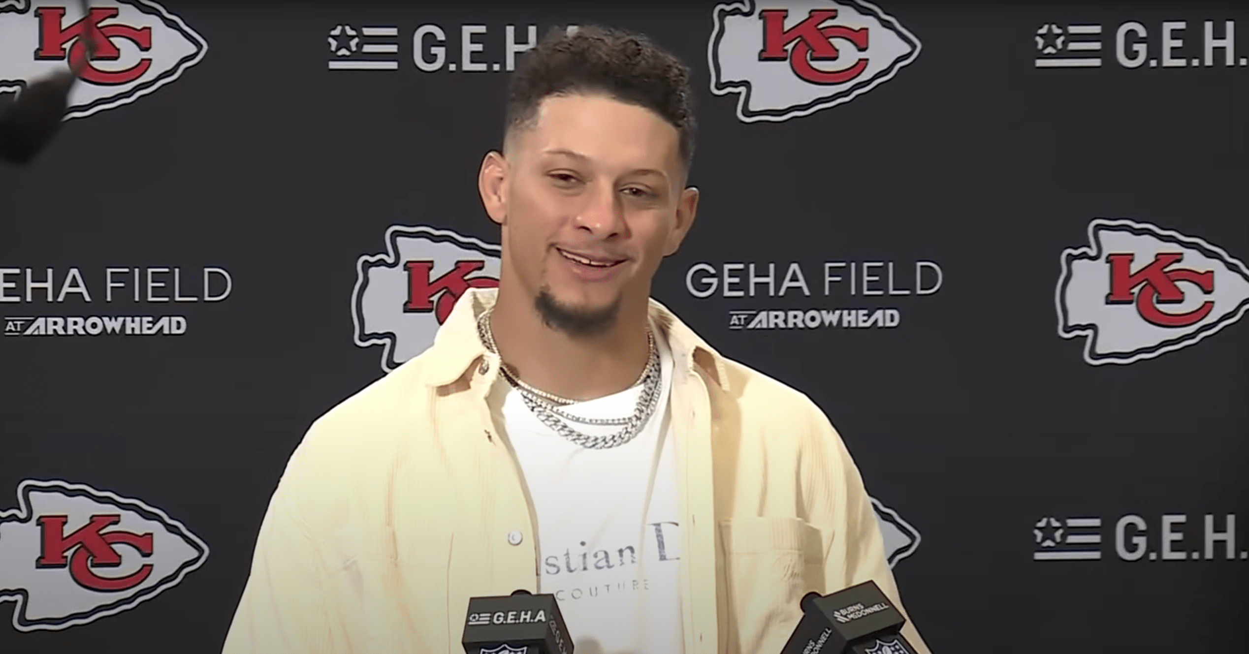 Patrick Mahomes reveals the secret: The mastermind behind the “NSFW hoax” that helped the Kansas City Chiefs embarrass the Raiders in a thrilling win in Week 7 of the NFL 2025.
