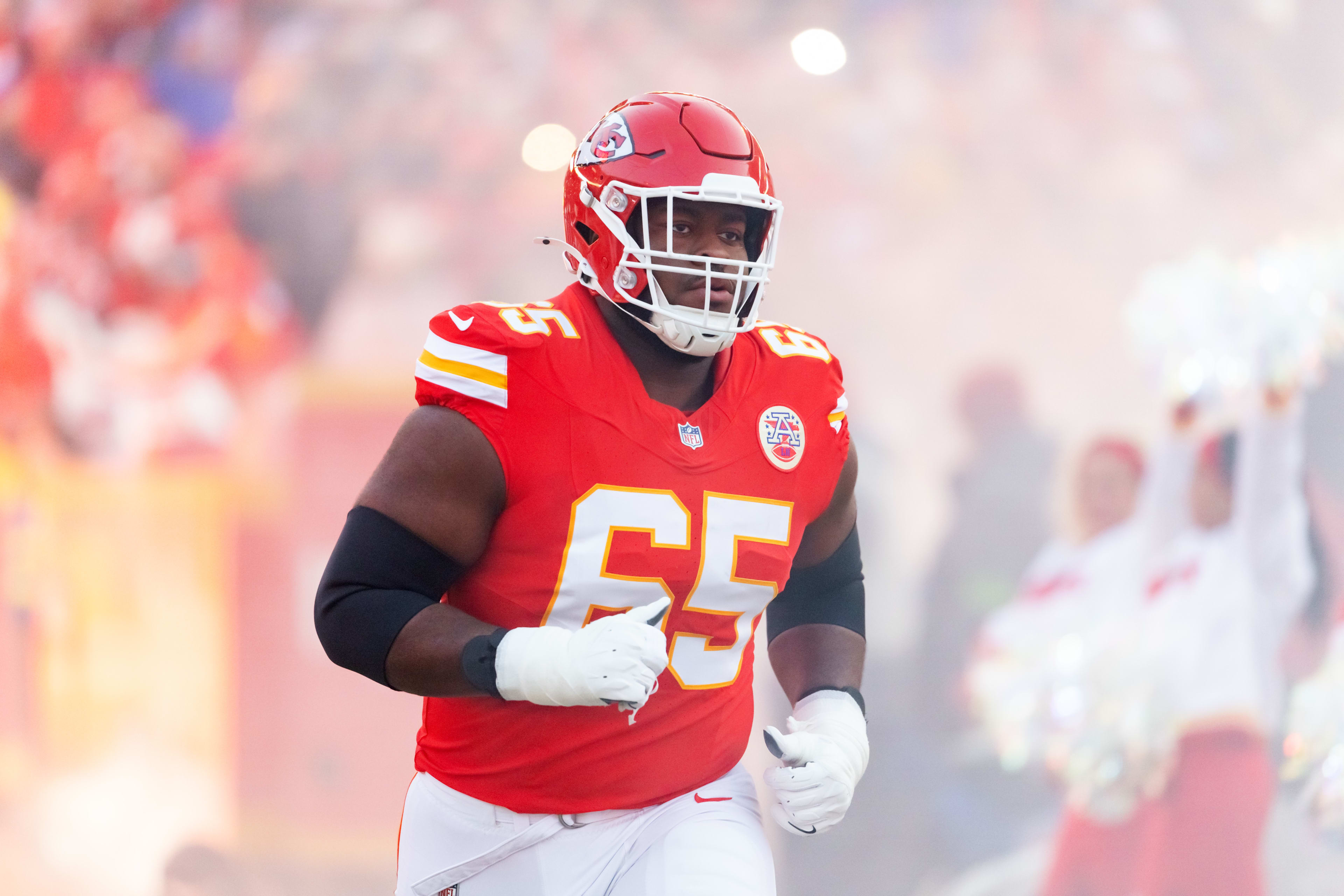 Kansas City Chiefs guard Trey Smith (65)