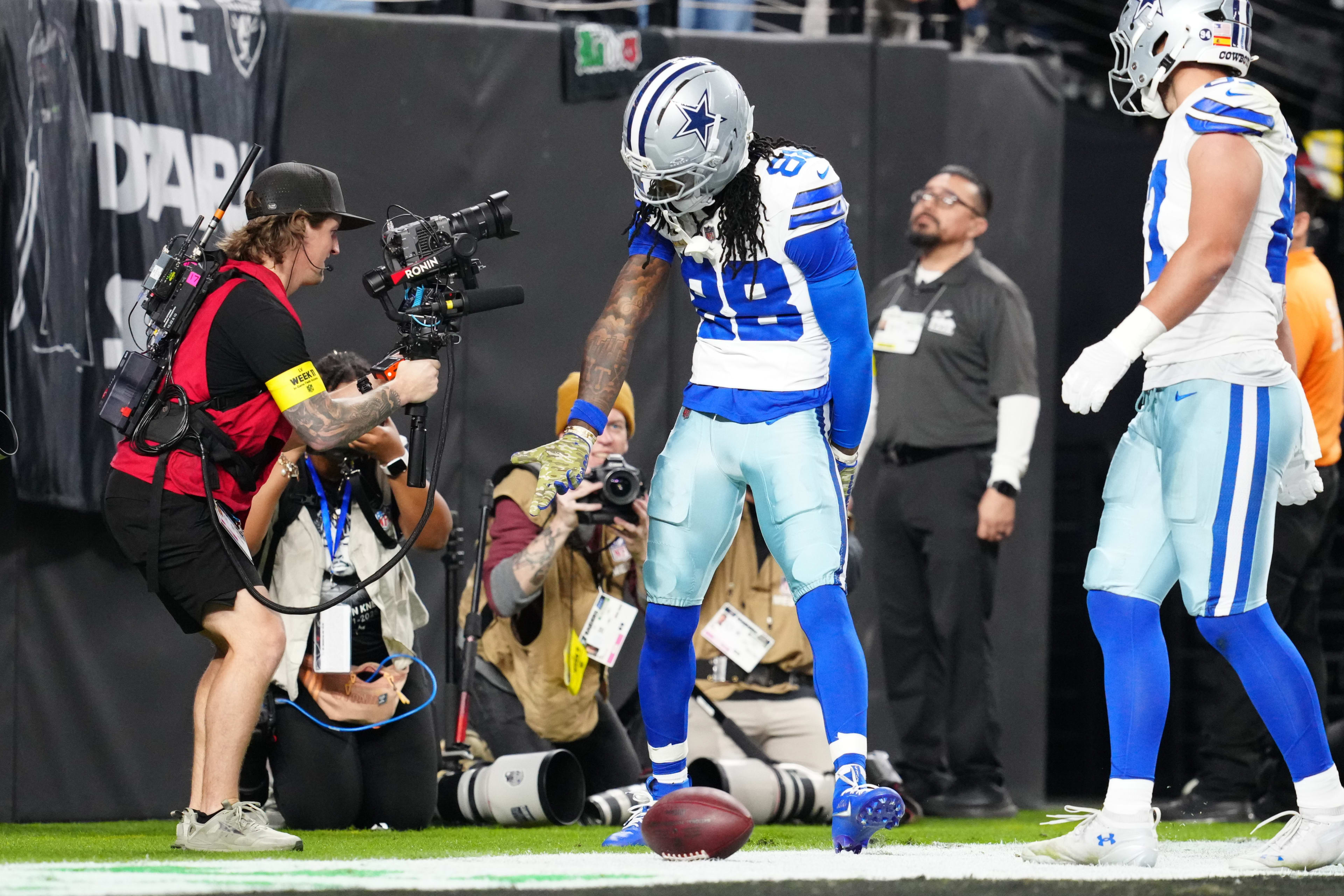 Nov 17, 2025; Paradise, Nevada, USA; Dallas Cowboys wide receiver CeeDee Lamb (88) reacts after catching a touchdown against the Las Vegas Raiders at Allegiant Stadium.
