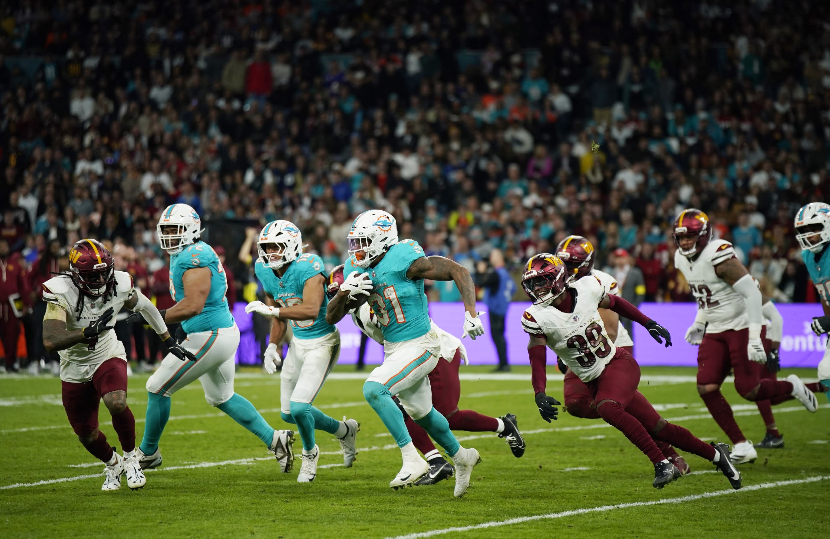 The Dolphins' run game just hit a rare milestone under Mike McDaniel in  their Week 11 win over the Commanders — and you probably missed it - A to Z  Sports