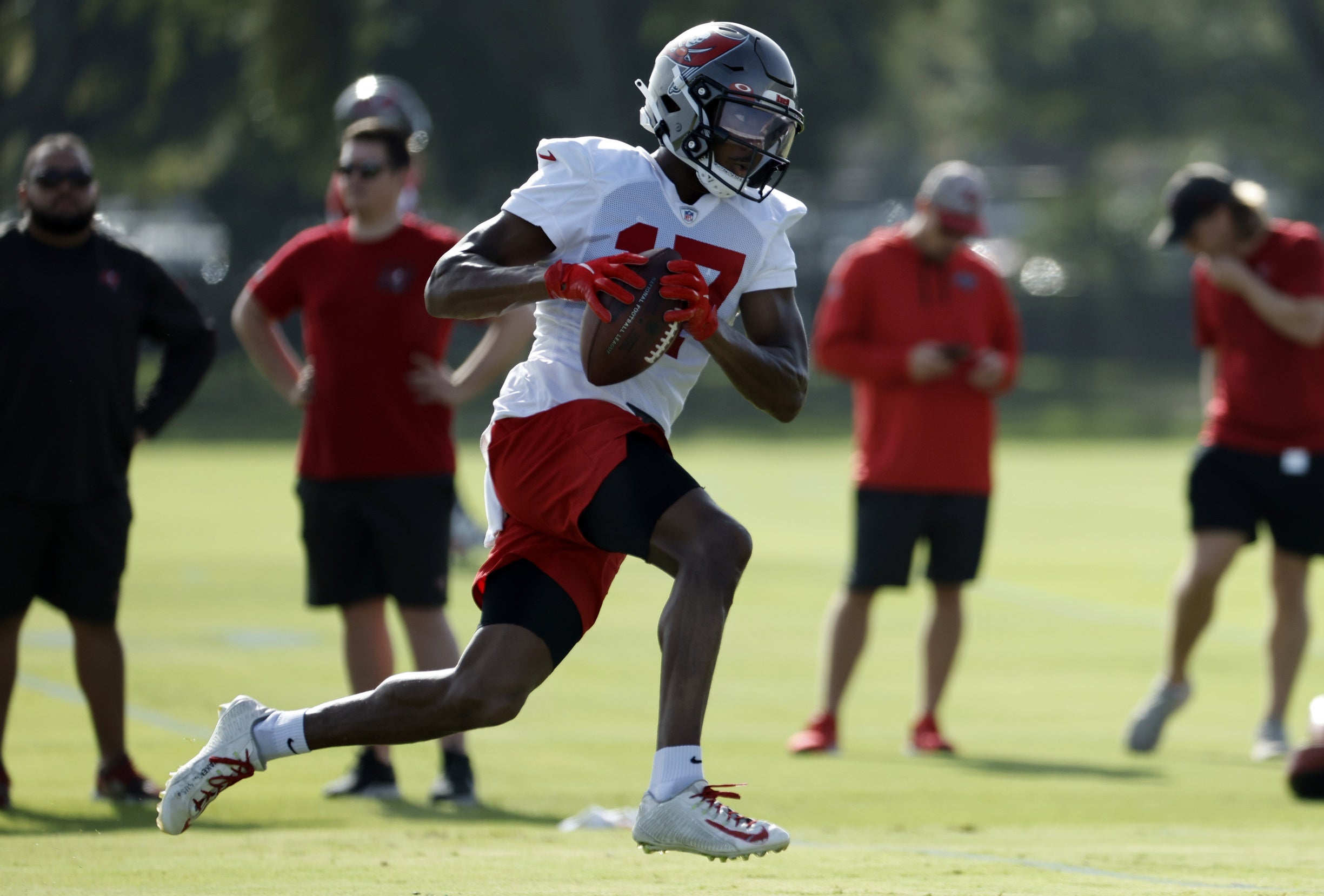 Jul 28, 2022; Tampa, FL, USA; Tampa Bay Buccaneers wide receiver Russell Gage Jr (17) works out during training camp at AdventHealth Training Center. Mandatory Credit: Kim Klement-USA TODAY Sports
