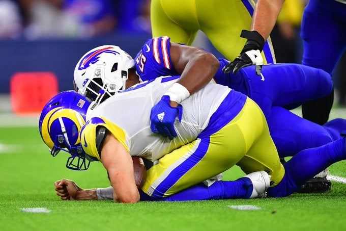 Buffalo Bills defense defensive coordinator Von Miller sacks sacked Matthew Stafford blitz blitzing blitzes Los Angeles Rams