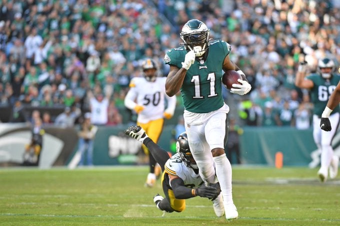 Philadelphia Eagles A.J. Brown touchdown passing offense Jalen Hurts Pittsburgh Steelers NFL football buffalo bills kansas city chiefs standings stats news