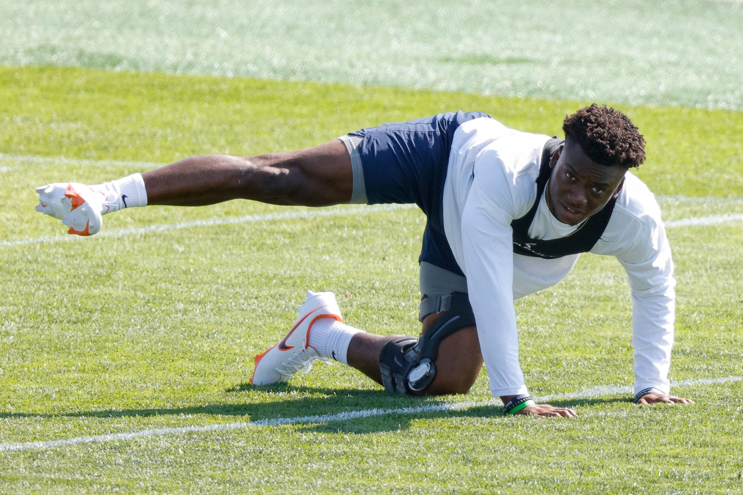 Denver Broncos, Essang bassey