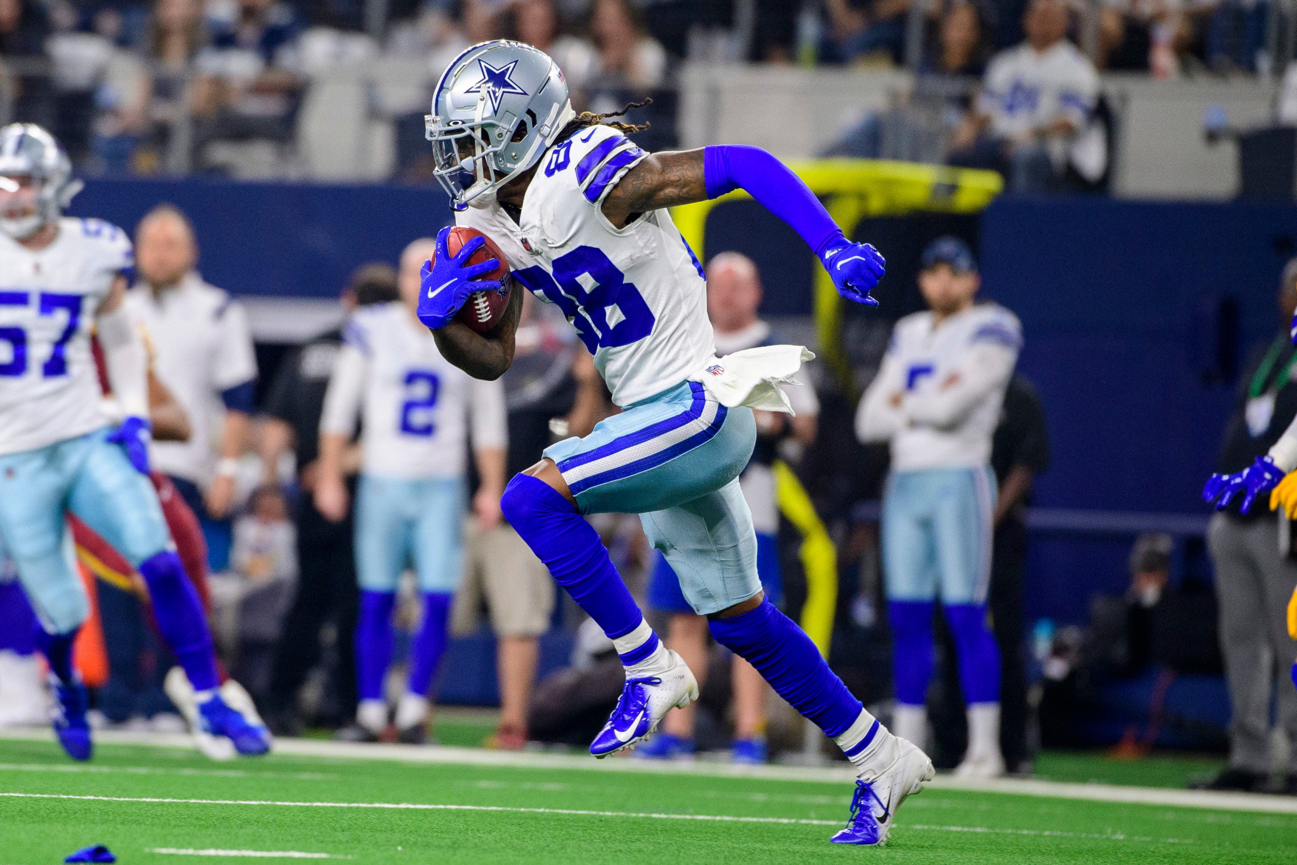 Dec 26, 2021; Arlington, Texas, USA; Dallas Cowboys wide receiver CeeDee Lamb (88) in action during the game between the Washington Football Team and the Dallas Cowboys at AT&T Stadium. Mandatory Credit: Jerome Miron-USA TODAY Sports