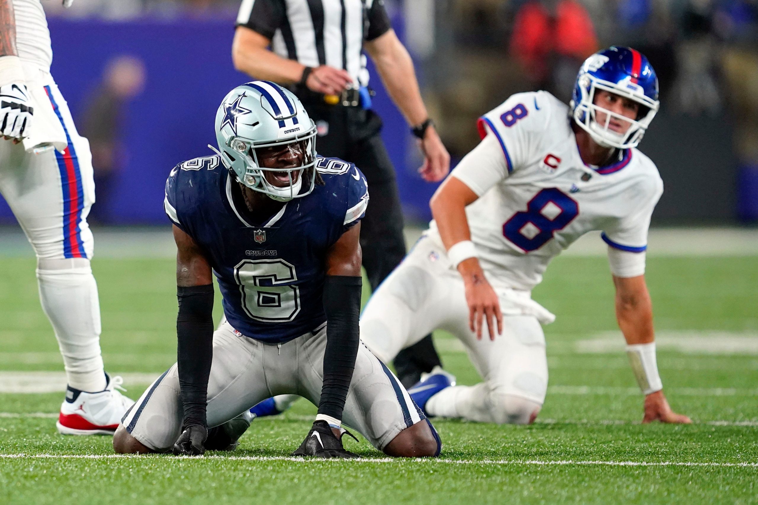 Dallas Cowboys safety Donovan Wilson (6) reacts to sacking New York Giants quarterback Daniel Jones (8) in the second half. The Giants fall to the Cowboys, 23-16, at MetLife Stadium on Monday, Sept. 26, 2022. Nfl Ny Giants Vs Dallas Cowboys Cowboys At Giants