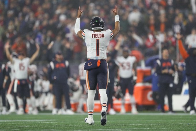 Chicago Bears Justin Fields Monday Night Football MNF Grading the win Report card Week 7 New England patriots bailey Zappe offense defense coaching special teams matt eberflus luke getsy OC Bill Belichick NFL football Mac Jones news David Montgomery Khalil Herbert Roqaun Smith Jaquan Brisker
