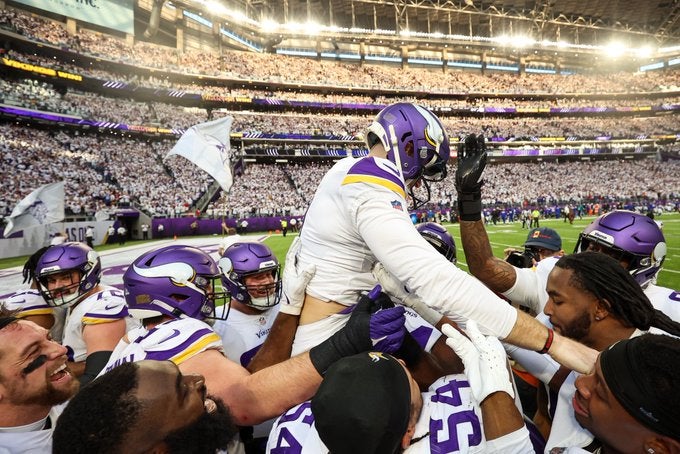 Minnesota Vikings Greg Joseph New York Giants Christmas Eve Patrick Peterson Justin Jefferson Randy Moss Kirk Cousins T.J. Hockenson win nfl football postseason playoffs news