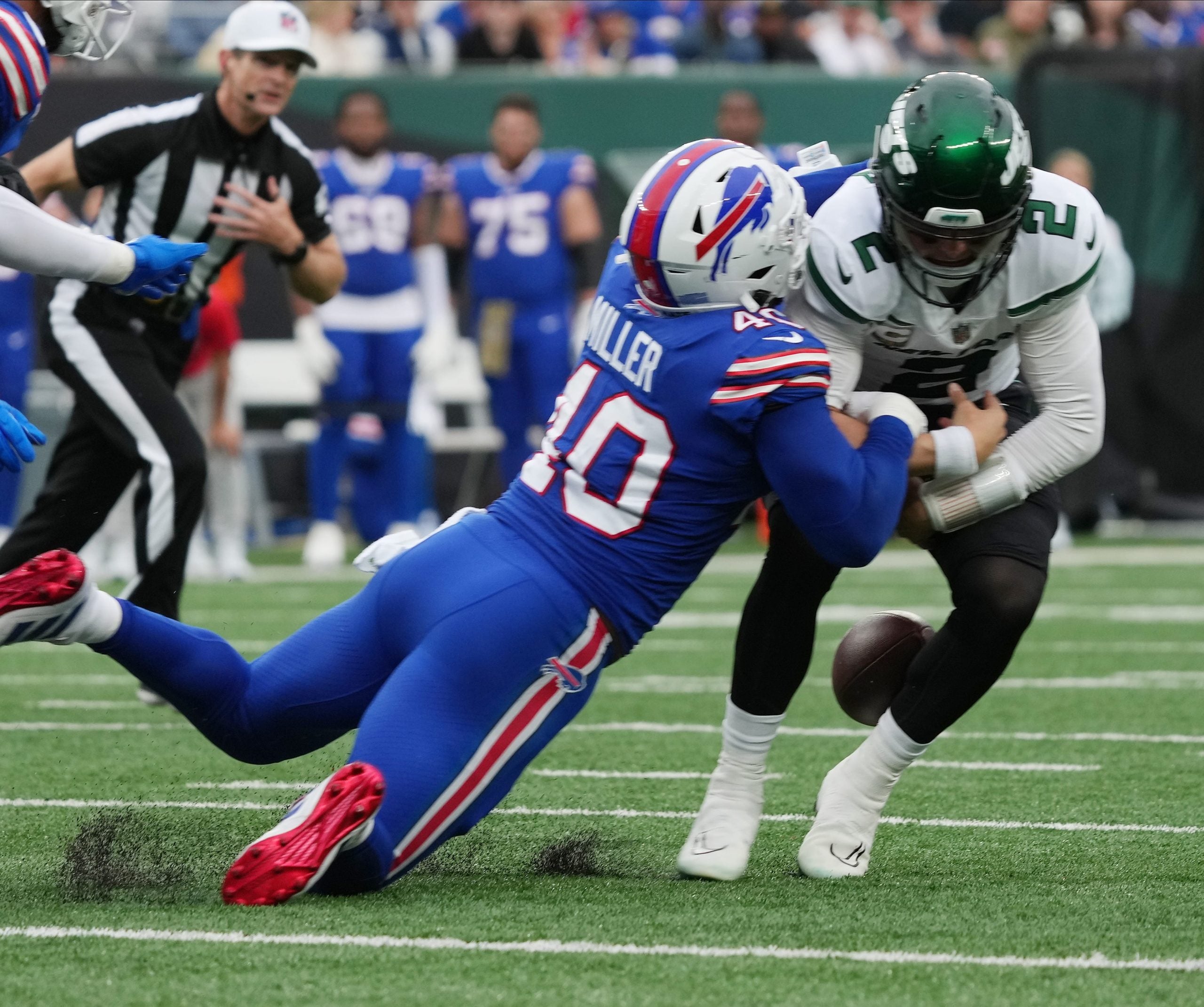 Von Miller of the Buffalo Bills knocks the ball loose from quarterback, Zach Wilson of the Jets looks in the second half during a NY Jets 20-17 win over the Buffalo Bills as the two teams met in an AFC East game played at MetLife Stadium in East Rutherford, NJ on November 6 2022. The New York Jets Host The Buffalo Bills In An Afc East Game Played At Metlife Stadium In East Rutherford Nj On November 6 2022 Syndication The Record