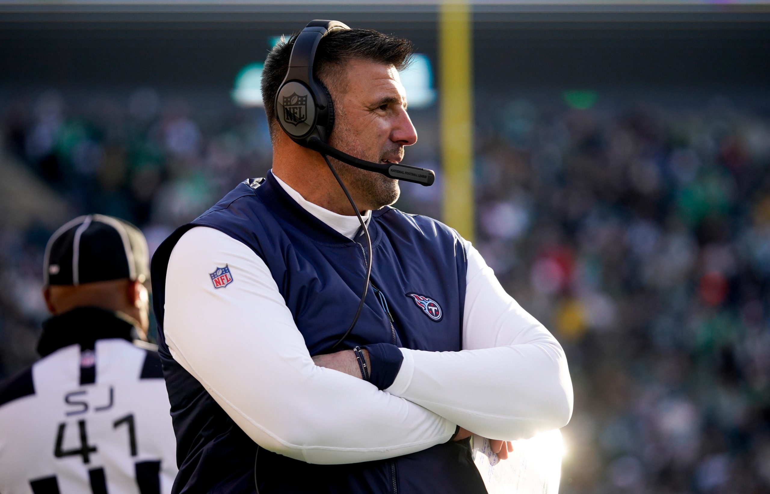 Tennessee Titans head coach Mike Vrabel watches his team during the second quarter at Lincoln Financial Field Sunday, Dec. 4, 2022, in Philadelphia, Pa. Nfl Tennessee Titans At Philadelphia Eagles