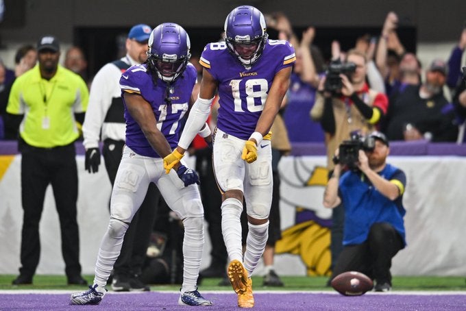 Minnesota Vikings New York Giants mismatch Kirk Cousins Justin Jefferson Adam Thielen K.J. Osborn Adoree jackson Xavier McKinney injuries injury secondary pass defense offense Brain Daboll comeback win history nfl football news stats
