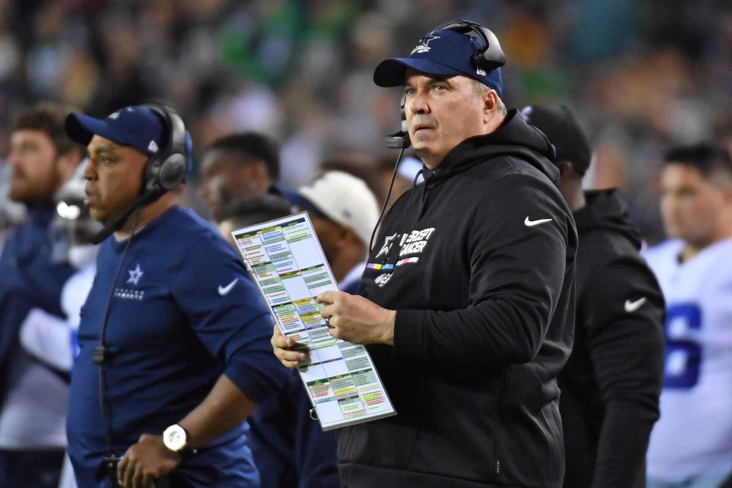 Oct 16, 2022; Philadelphia, Pennsylvania, USA; Dallas Cowboys head coach Mike McCarthy on the sidelines against the Philadelphia Eagles during the second quarter at Lincoln Financial Field. Mandatory Credit: Eric Hartline-USA TODAY Sports